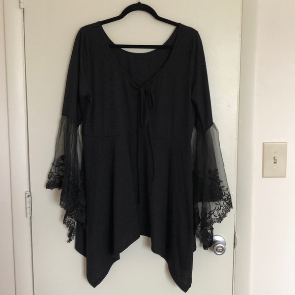 Tops - Black asymmetrical Shirt